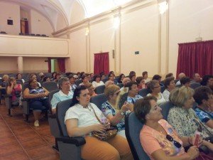 Público en el acto de bienvenida