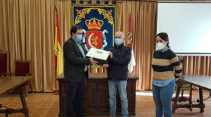 Entrega del primer premio a Alejandro Medina