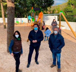 Nuevo parque infantil de Caracenilla