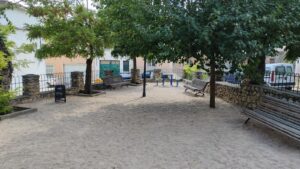 Nuevo parque infantil en la plaza Julio Amor de Huete